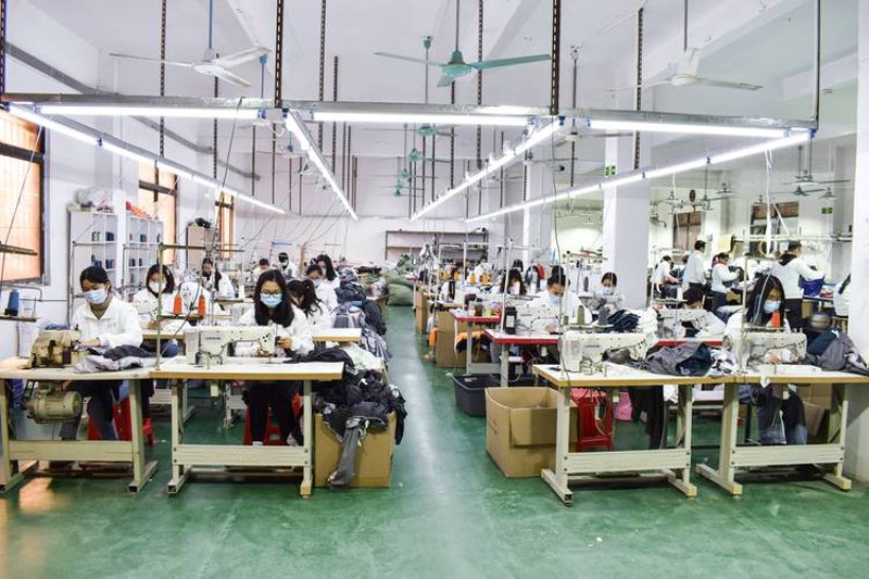 现代女性衣橱里不可或缺的连衣裙